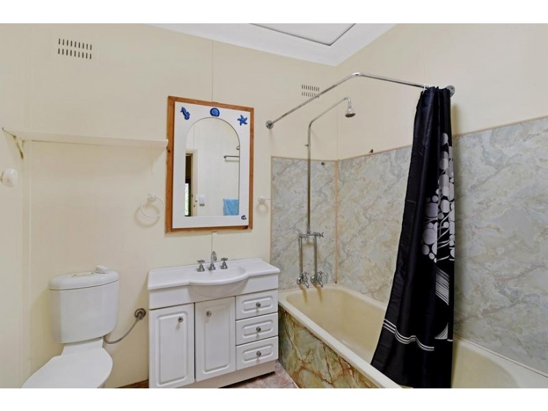 4 Berry Street, Regents Park NSW 2143