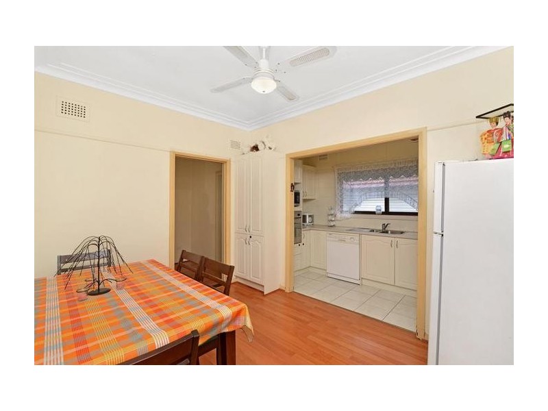 4 Berry Street *APP*, Regents Park NSW 2143