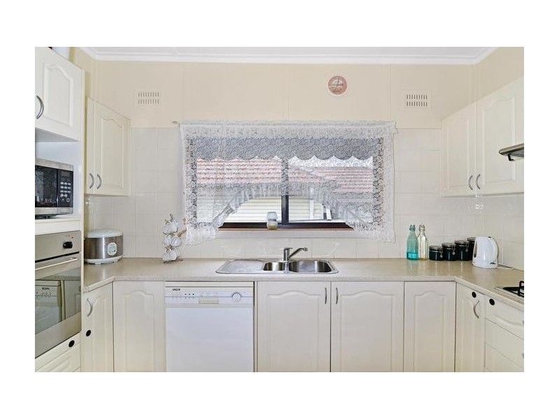 4 Berry Street *APP*, Regents Park NSW 2143
