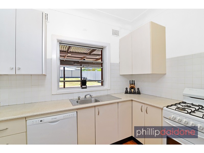 9 Larcombe Street, Regents Park NSW 2143