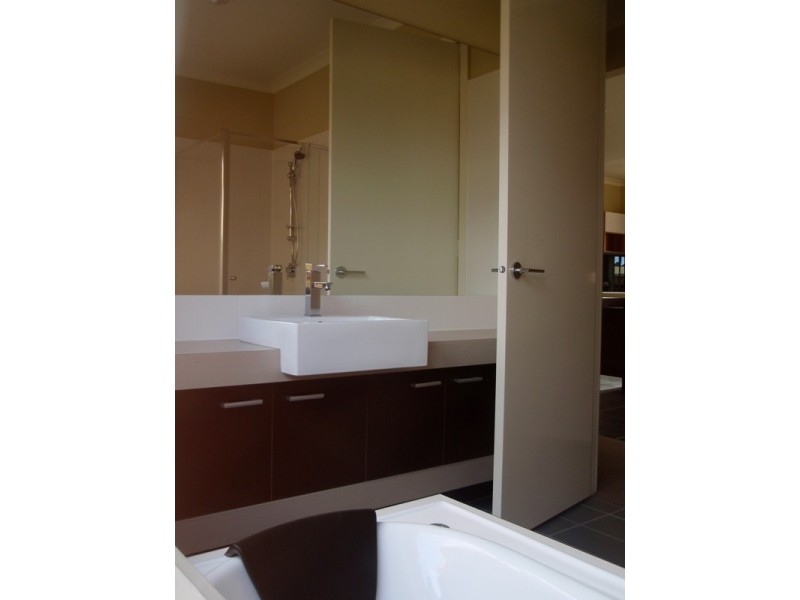Caroline Springs VIC 3023