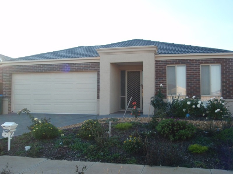 54 Papillon Parade, Tarneit VIC 3029