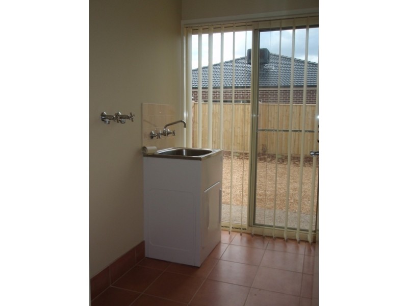 10 Grandiflora Grove, Point Cook VIC 3030