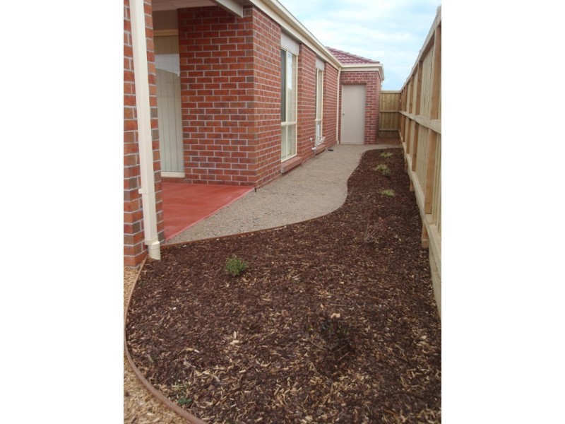 10 Grandiflora Grove, Point Cook VIC 3030