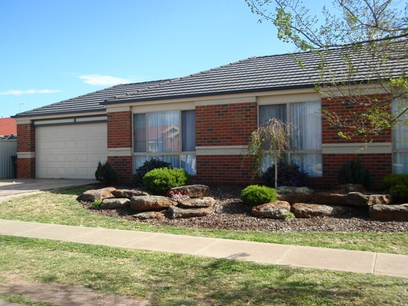 8- Harmony Drive, Tarneit VIC 3029