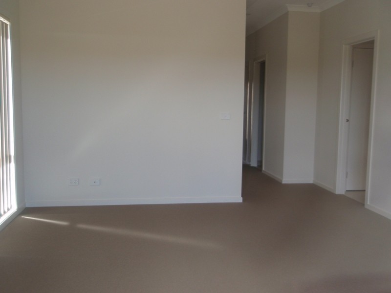 29 Celebration Point, Sanctuary Lakes VIC 3030