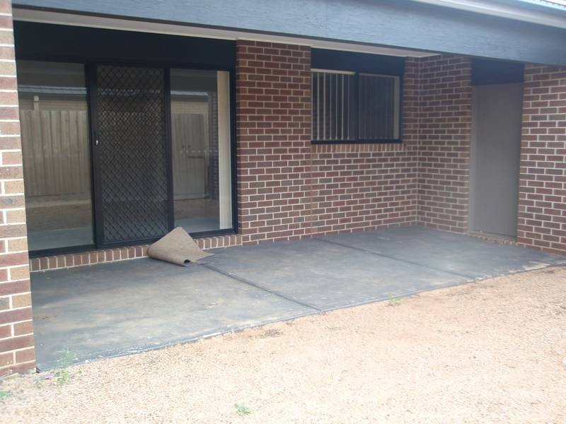 2 Wakefield Road, Taylors Hill VIC 3037