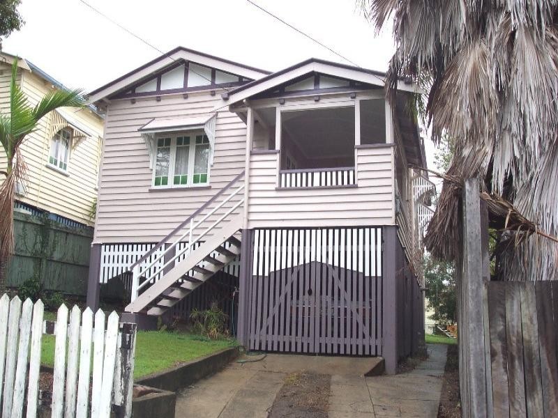 24 Brown Street, Camp Hill QLD 4152