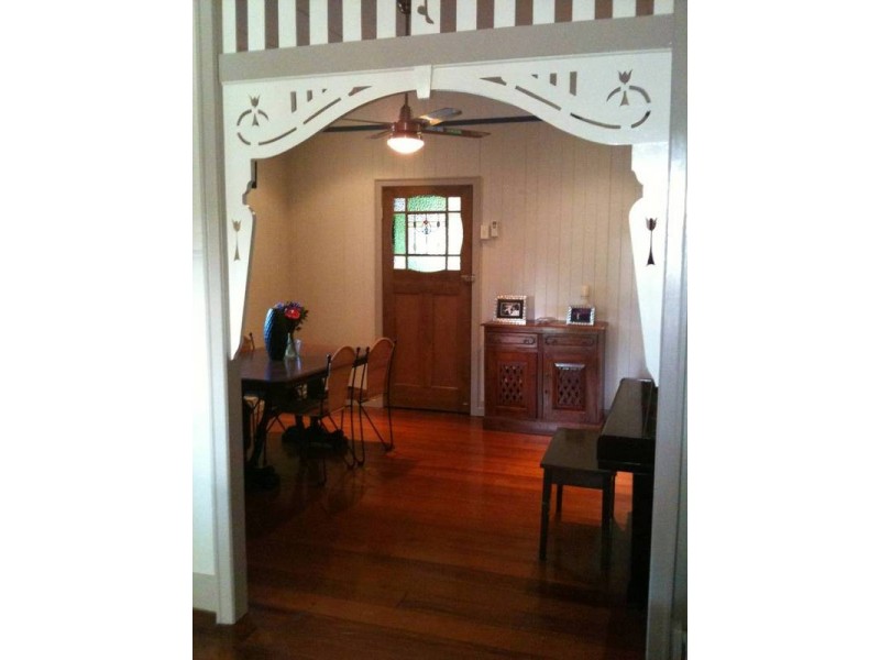 24 Brown Street, Camp Hill QLD 4152