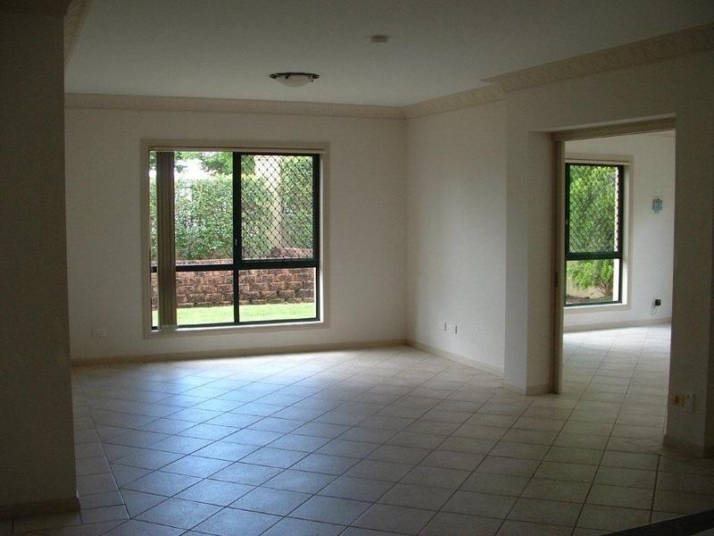 2 Forest Place, Carindale QLD 4152