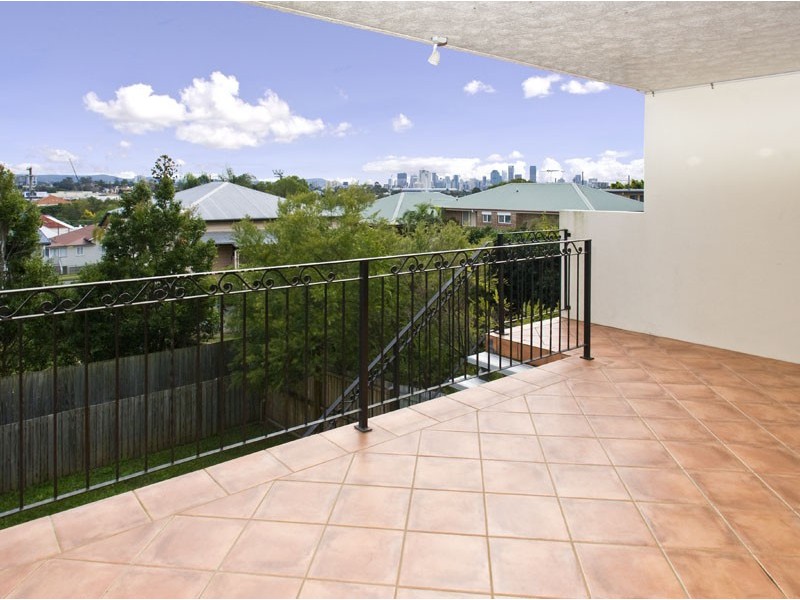 2/17 Rialto Street, Coorparoo QLD 4151