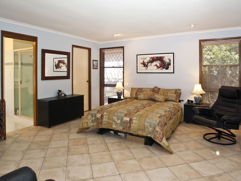 6 Mindip Court, Carindale QLD 4152