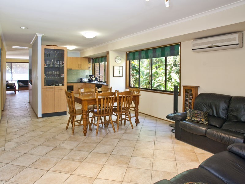 6 Mindip Court, Carindale QLD 4152