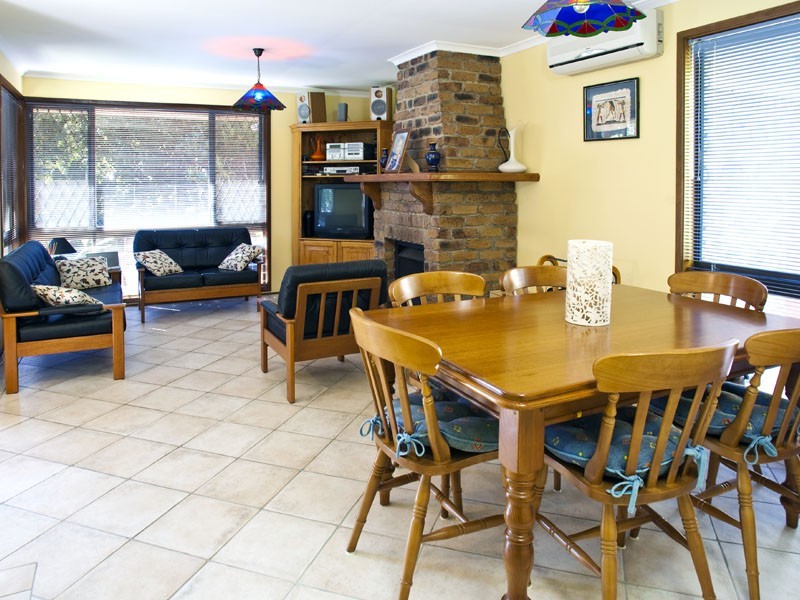 6 Mindip Court, Carindale QLD 4152