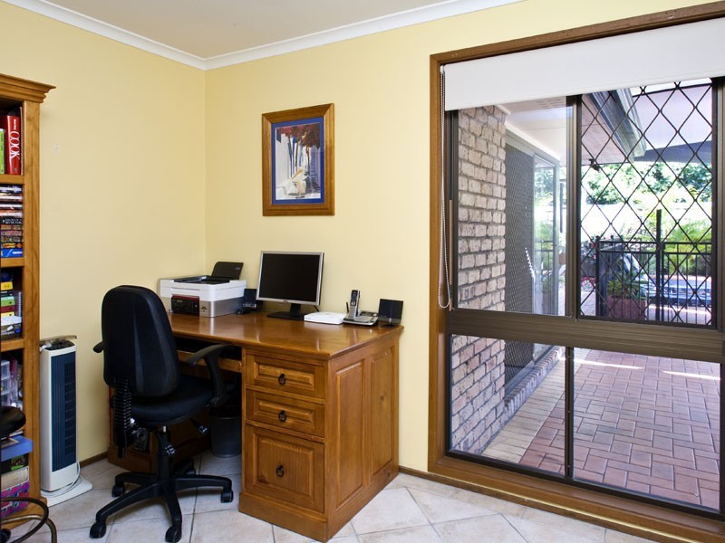 6 Mindip Court, Carindale QLD 4152