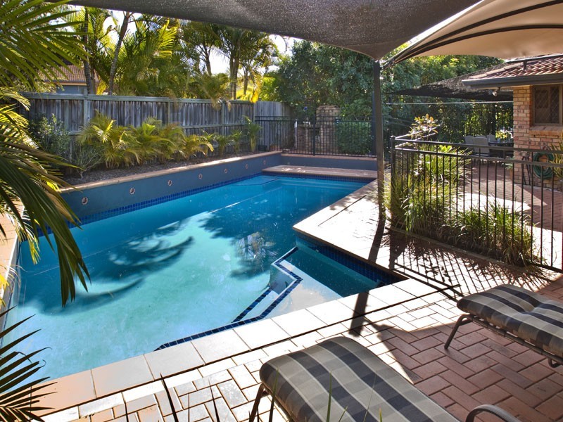 6 Mindip Court, Carindale QLD 4152