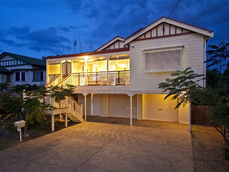 70 Nicholson Street, Greenslopes QLD 4120