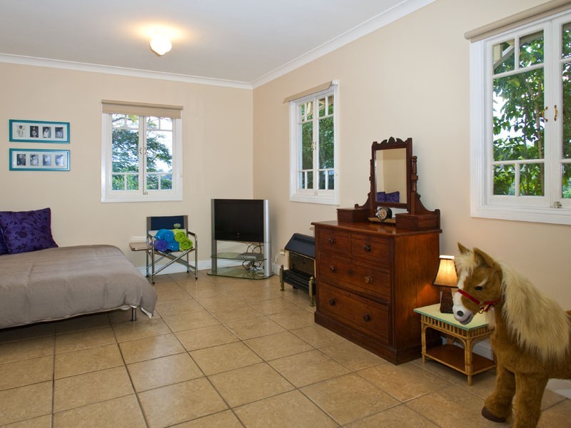 70 Nicholson Street, Greenslopes QLD 4120