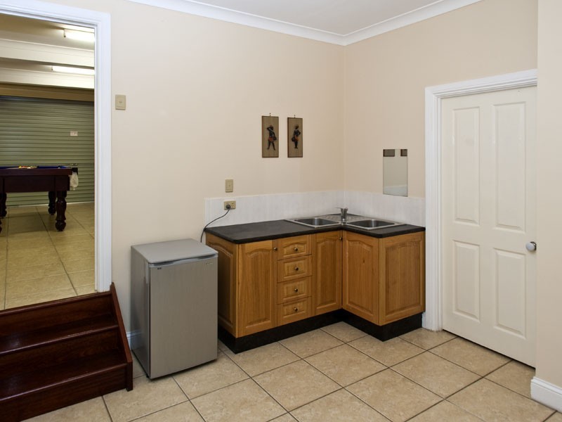 70 Nicholson Street, Greenslopes QLD 4120