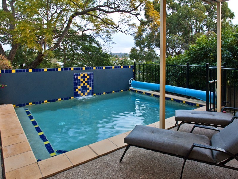 70 Nicholson Street, Greenslopes QLD 4120