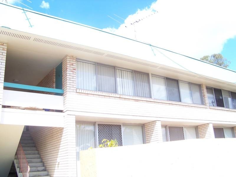 4/183 Nursery Road, Holland Park QLD 4121