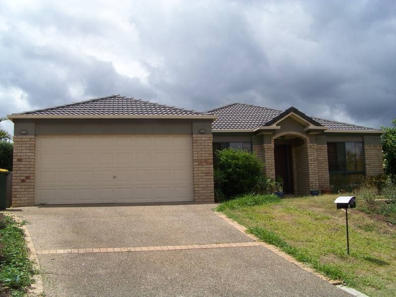5 Clearmount Crescent, Carindale QLD 4152