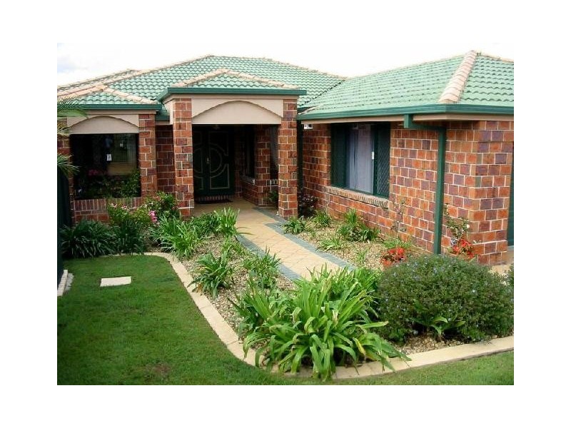 16 Aspen Street, Carindale QLD 4152