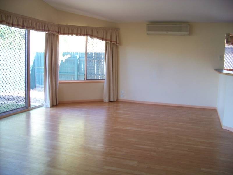 16 Aspen Street, Carindale QLD 4152