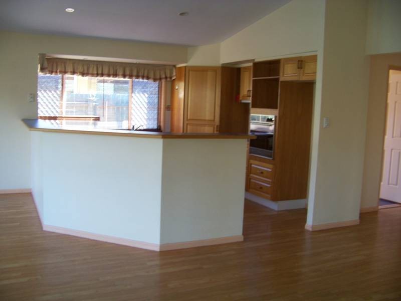 16 Aspen Street, Carindale QLD 4152