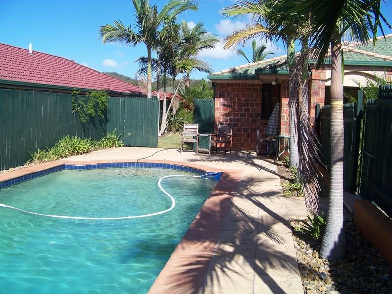 16 Aspen Street, Carindale QLD 4152