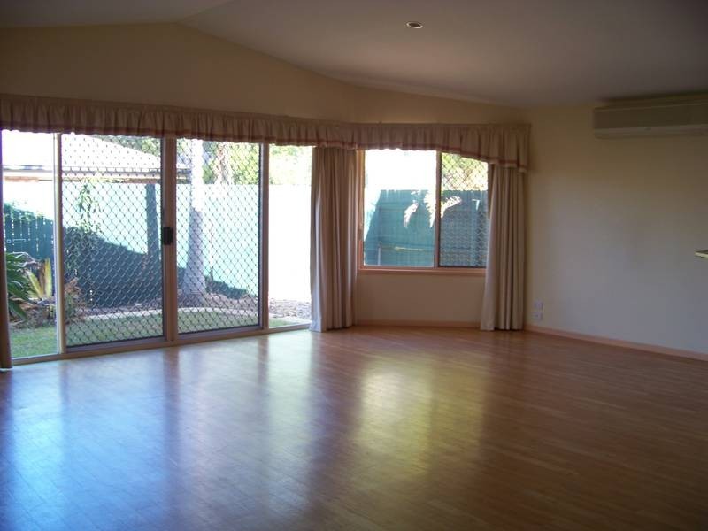 16 Aspen Street, Carindale QLD 4152