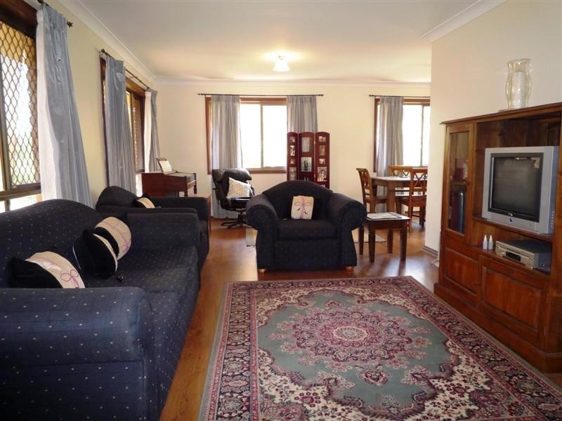 27 Boynedale Street, Carindale QLD 4152