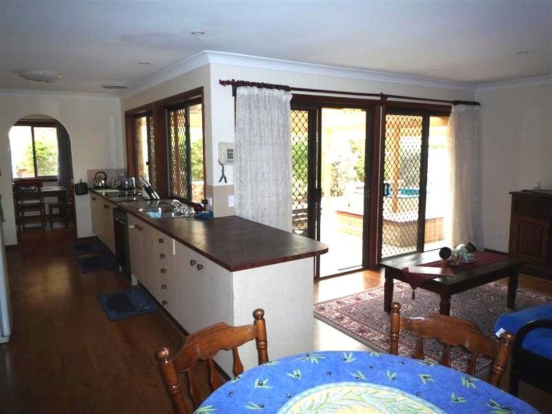 27 Boynedale Street, Carindale QLD 4152