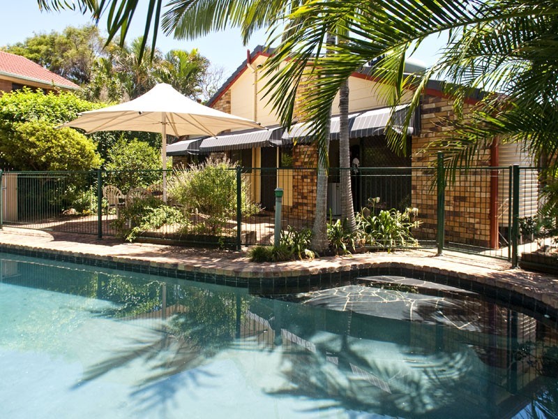 3 Briarwood Street, Carindale QLD 4152