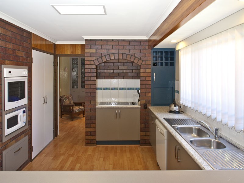 3 Briarwood Street, Carindale QLD 4152