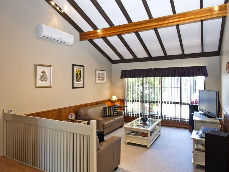 3 Briarwood Street, Carindale QLD 4152