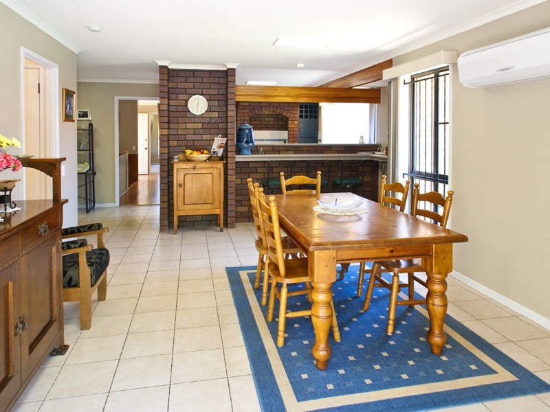 3 Briarwood Street, Carindale QLD 4152