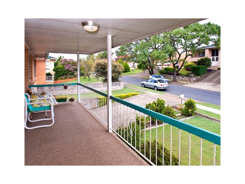 10 Raintree Street, Mansfield QLD 4122