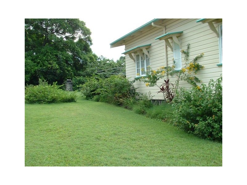 76 Clara Street, Camp Hill QLD 4152