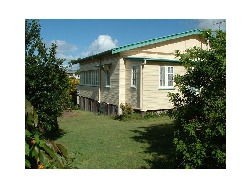 76 Clara Street, Camp Hill QLD 4152