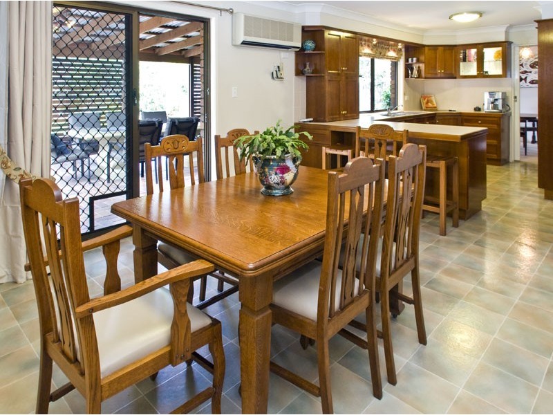 42 Long Street, Camp Hill QLD 4152