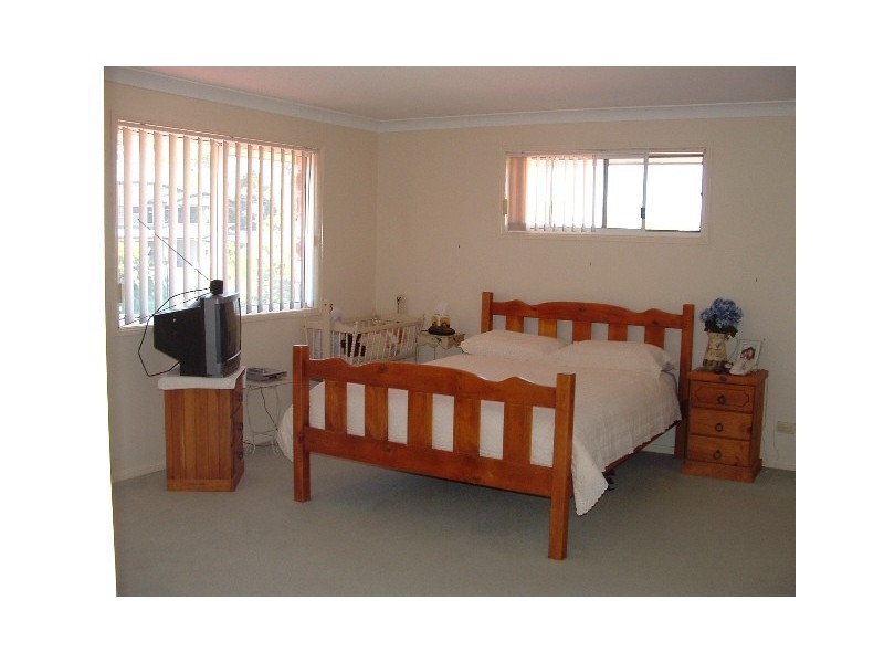 82 Barron Road, Birkdale QLD 4159