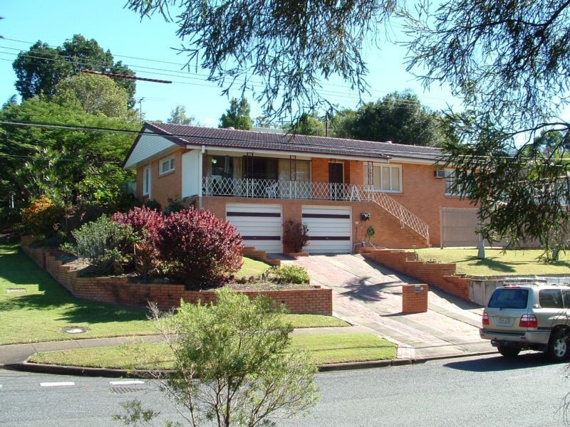 8 Gilwell Street, Carina QLD 4152