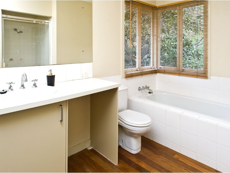 14 Solar Street, Coorparoo QLD 4151