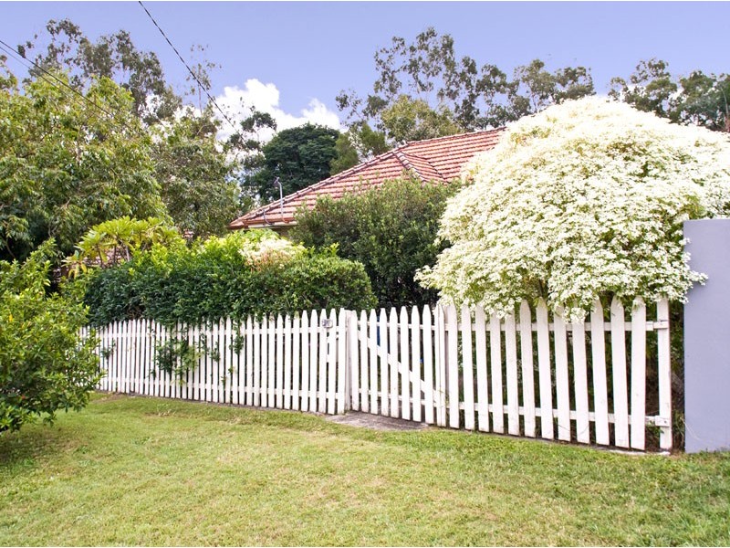 14 Solar Street, Coorparoo QLD 4151