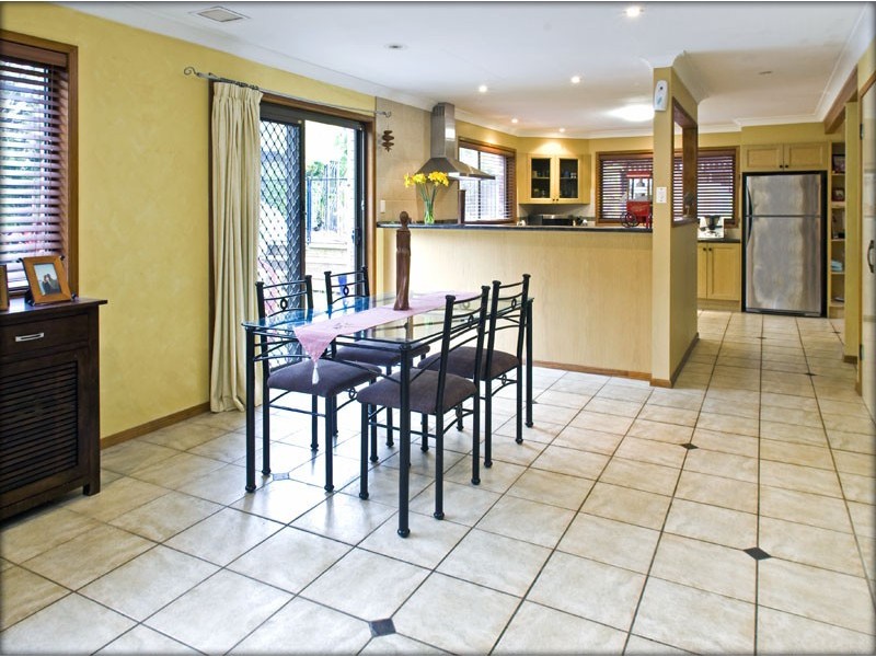 10 Nyleeta Court, Carindale QLD 4152