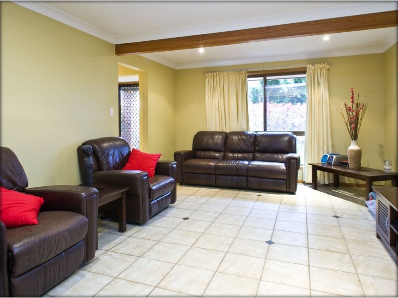 10 Nyleeta Court, Carindale QLD 4152