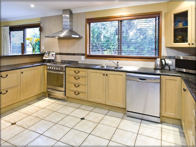 10 Nyleeta Court, Carindale QLD 4152