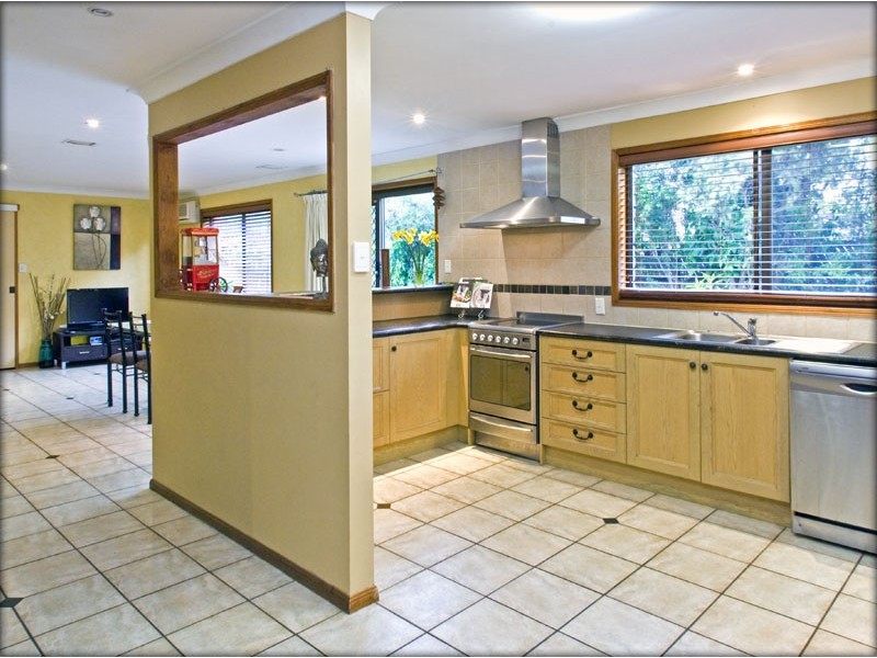 10 Nyleeta Court, Carindale QLD 4152