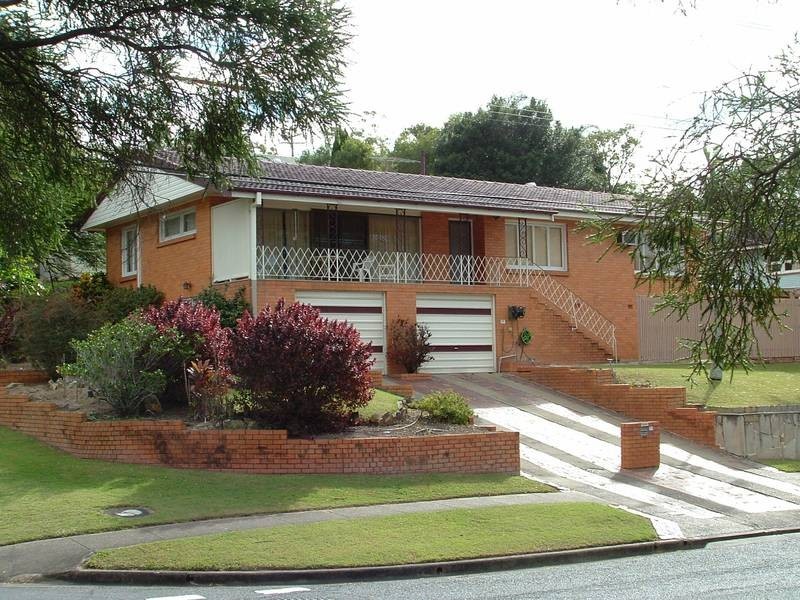 8 Gilwell Street, Carina QLD 4152